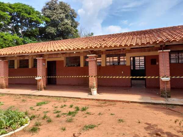 Protesta en primer día de clases en Choré, por peligro de derrumbe de aulas - ADN Digital