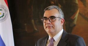Nicolás Zárate, ministro de Educación reconoce su fracaso al no conseguir inversión para nuevas infraestructuras - Revista PLUS