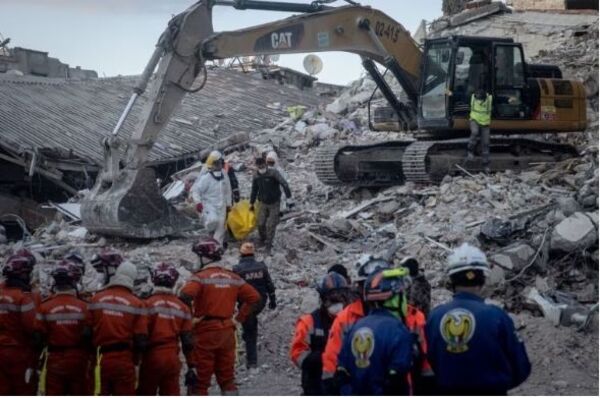 Turquía advierte del riesgo de tsunami