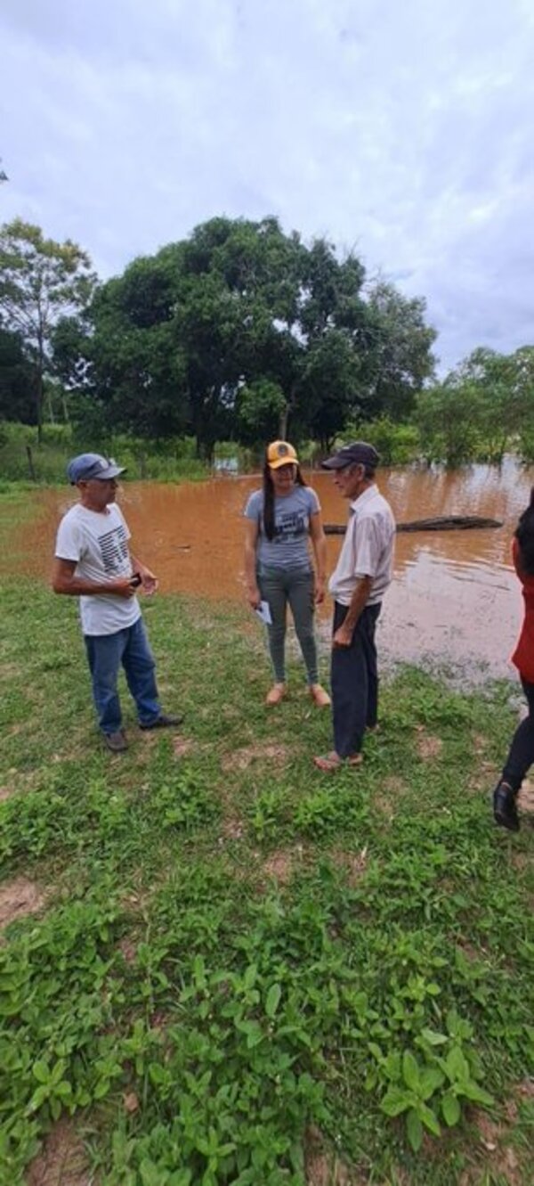 Más de 50 familias inundadas en Paso Mbutu