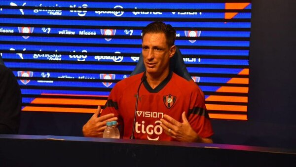 Cerro Porteño sigue gestionando habilitación de Eduardo Brock