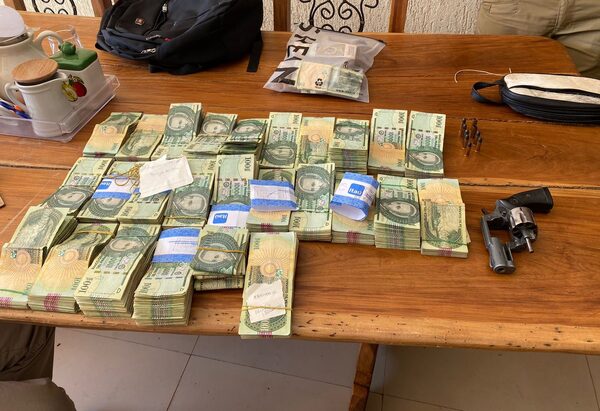 Detienen a dos personas e incautan casi G. 300 millones tras allanamientos en Luque y Asunción - Megacadena — Últimas Noticias de Paraguay