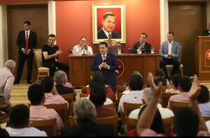 Equipo jurídico de la ANR he'i que el presidente del partido puede firmar y delegar