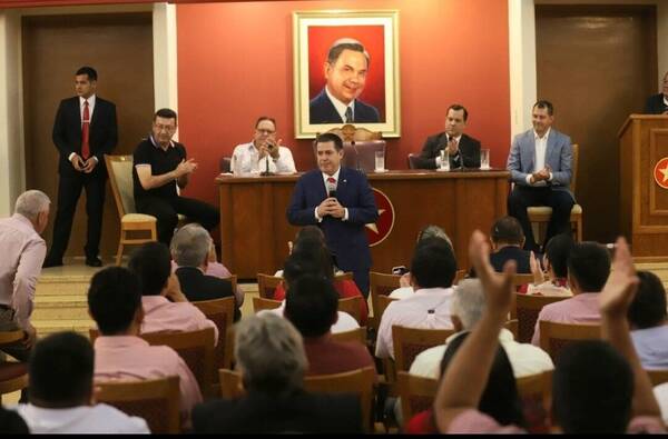 Equipo jurídico de la ANR he'i que el presidente del partido puede firmar y delegar