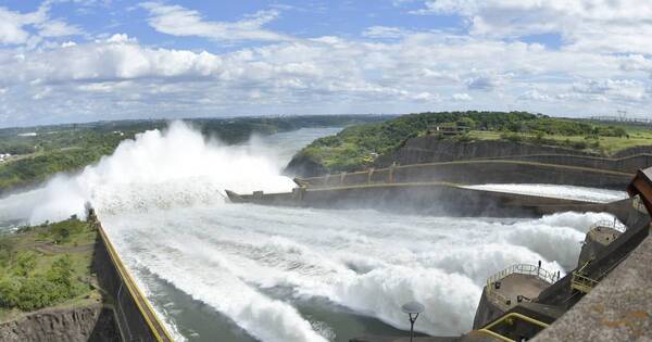 La Nación / Apertura de dos canales de Itaipú permitió gran espectáculo después de 7 años