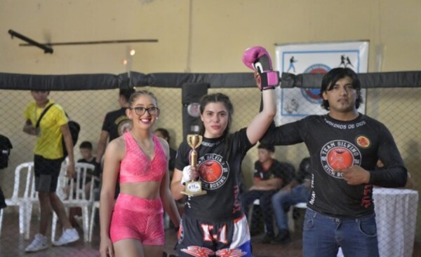 Esteños se destacan en campeonato internacional