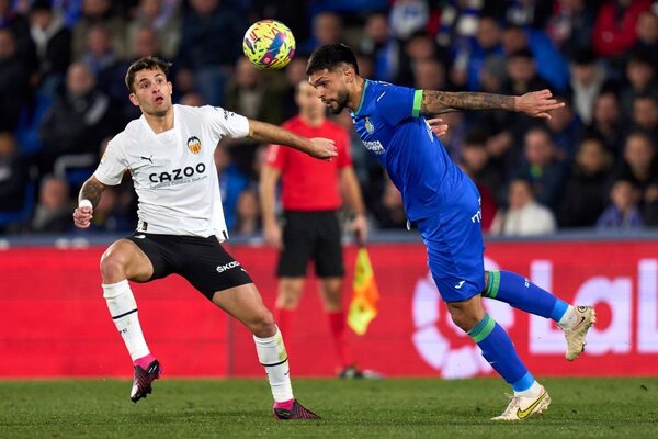 Diario HOY | El Getafe de Alderete se toma respiro y hunde al Valencia