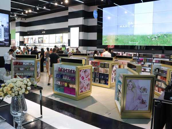 Tokutokuya amplía su tienda inaugurando un sector exclusivo de perfumería