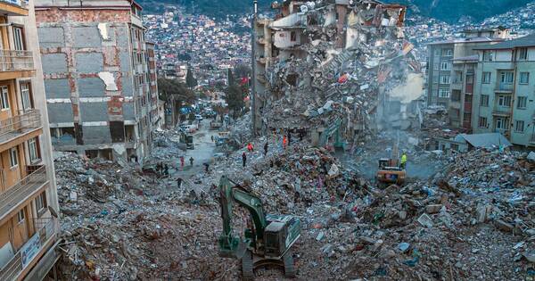 La Nación / Turquía: nuevo sismo de magnitud 6,4 causa seis muertos
