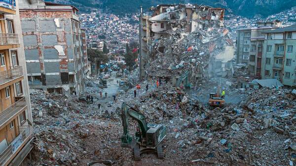 Turquía: nuevo sismo de magnitud 6,4 causa seis muertos