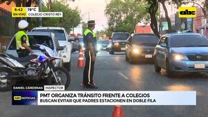 La PMT organiza tránsito frente a colegios  - ABC Noticias - ABC Color