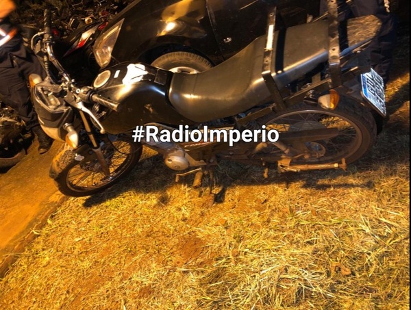 Personal de la Comisaría Tercera incautó motocicleta robada en Ponta Porã - Radio Imperio