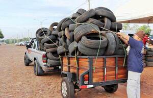 Recolectan cubiertas en Luque •