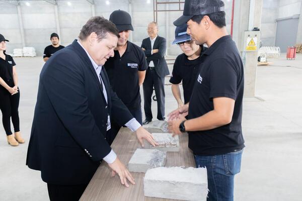 Multinacional producirá 1.200 toneladas de fibra sintética al año - La Clave