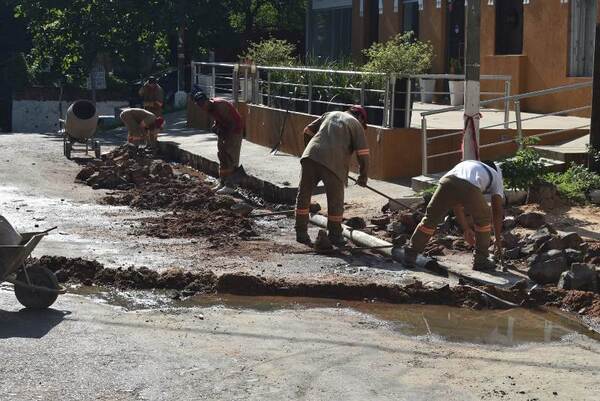 Comuna realiza limpieza en varios puntos de la ciudad | Lambaré Informativo