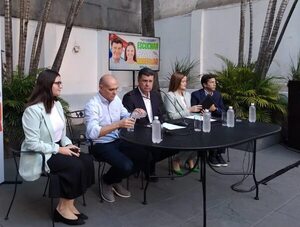 Alegre propone dar mensualmente dinero de la merienda escolar a “las familias más pobres” - Política - ABC Color