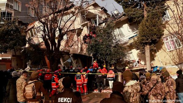 Seis muertos y 294 heridos tras dos nuevos terremotos en Turquía