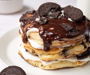 Para darse un gusto torre de panqueques con galletitas tipo Oreo - Gastronomía - ABC Color