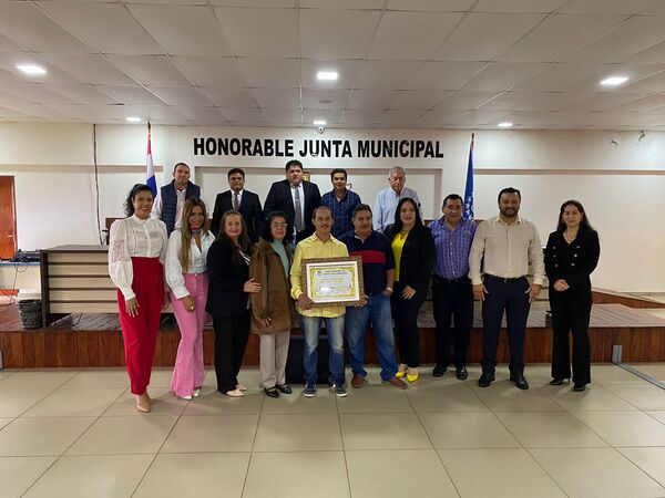 Junta Municipal homenajeó al grupo musical Los Ojeda - Radio Imperio