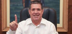 El Partido Colorado definirá firmantes tras sanción al expresidente Horacio Cartes - Revista PLUS