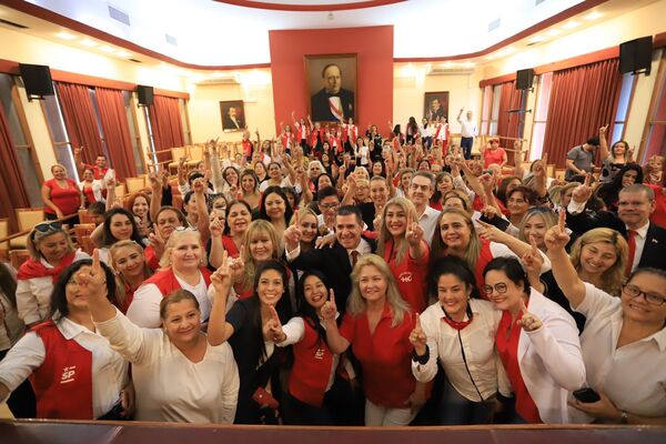 “La ANR es un murallón que nadie va a derribar”: Apoyo a Cartes y dupla Peña-Alliana de varios sectores - ADN Digital