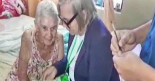 La Nación / Mujer cumplió 109 años y tras varios intentos, por fin recibe pensión de tercera edad