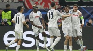Napoli da un gran paso hacia los cuartos de la Champions - Radio Imperio