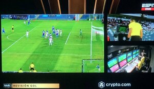 Versus / ¡Una locura! El VAR tardó casi 10 minutos para anular el gol de Curicó Unido