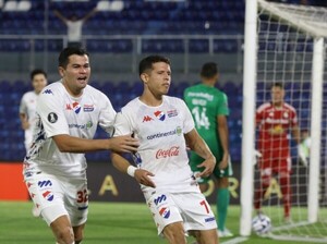 En excelente segundo tiempo Nacional venció 2 a 0 a Cristal - La Tribuna