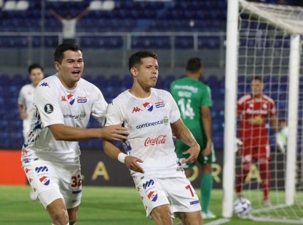 En excelente segundo tiempo Nacional venció 2 a 0 a Cristal - La Tribuna