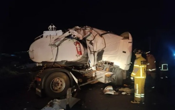 Diario HOY | Triple accidente deja un muerto en Guarambaré