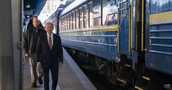 La Nación / Cómo llegó Biden a Kiev