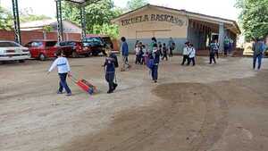 En medio de las mismas precariedades empiezan las clases en Hernandarias