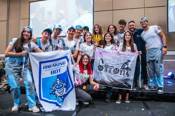 Jóvenes de CDE clasifican a mundial de robótica de EE.UU. y Marruecos