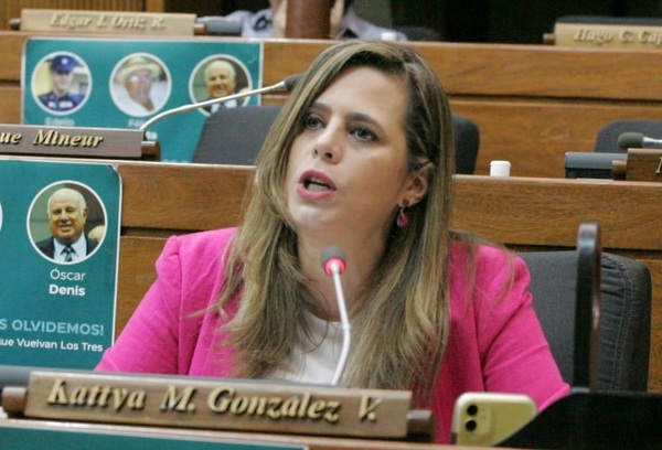 Kattya González refuta plan de Efraín por no contar con estudio técnico