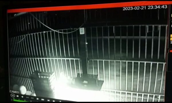 Vándalos intentan incendiar frutería en Ciudad del Este
