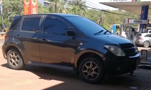Hurtan vehículo de paraguayo en Foz de Yguazú