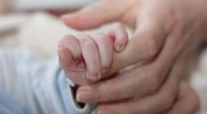 ¿Por qué una madre abandona a su bebé? Las posibles razones explicadas por una psicóloga - Nacionales - ABC Color