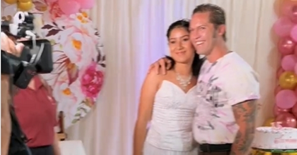 Chirola le cumplió el sueño de bailar el vals a una bella quinceañera