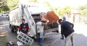 La Nación / Cuadrillas de limpieza ya recolectaron más de 45.000 kilos de basura en Barrio Obrero