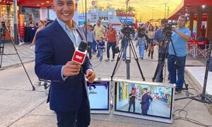 (VIDEO)Cronista de tv emocionó hasta las lagrimas a estudiantes