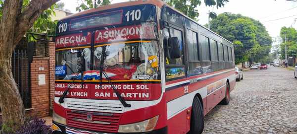 Diario HOY | Bus de la Línea 110 sufre accidente sobre Aviadores: pasajera tuvo lesiones leves