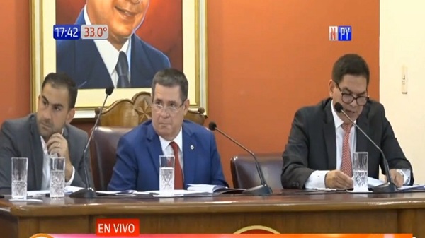 ANR designa responsables para solicitar créditos tras sanciones a Cartes - Noticias Paraguay