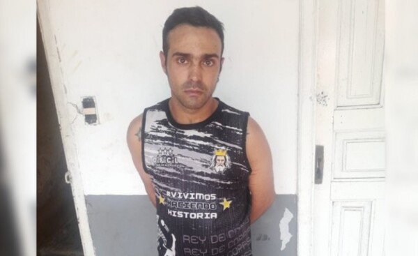 Uruguayo exigía dinero a punta de cuchillo en un supermercado