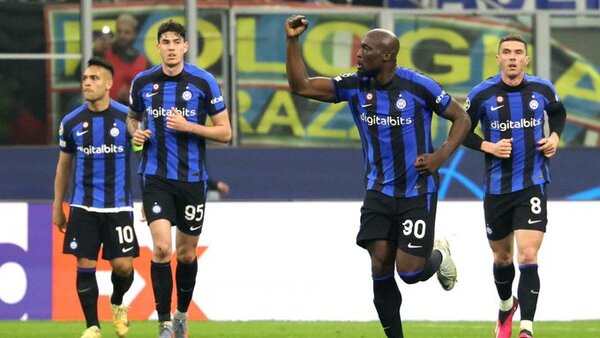 Romelu Lukaku adelanta al Inter en la serie