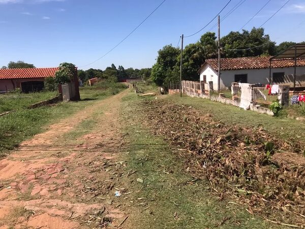 Carapeguá: vecinos salen a limpiar las calles ante desidia municipal - Nacionales - ABC Color