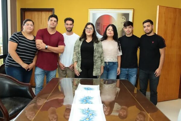 Estudiantes de Caaguazú exigen la renuncia de decano acusado por tráfico de armas - Política - ABC Color