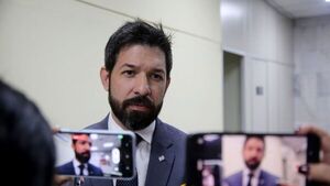 Fiscal tiene informe de Velázquez y no ve indicios para imputación