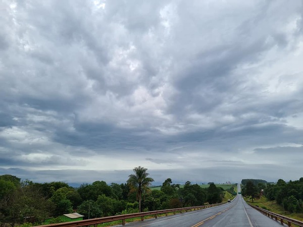 PRONOSTICAN UN JUEVES CÁLIDO CON LLUVIAS Y TORMENTAS ELÉCTRICAS - Itapúa Noticias