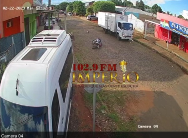Personal policial motorizado chocó por un motociclista durante persecución - Radio Imperio
